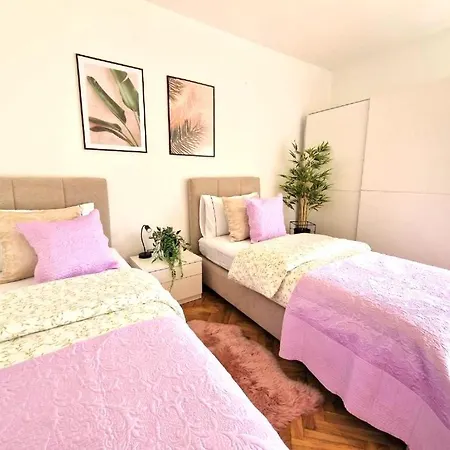 Luminous Apartment Split
